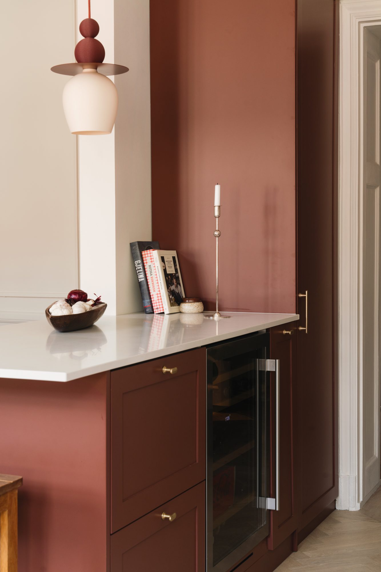 LADY Pure Color 1931 Kokos, LADY Supreme Finish Pure Matt 1931 Kokos och LADY Supreme Finish Silkematt i 2993 Kilim. 