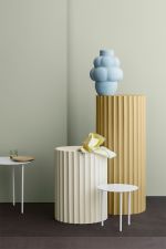 Vegg: LADY Pure Color 8118 Løvsal.
Pidestaller LADY Supreme Finish 10246 Velvet og 12123 Contemorary White